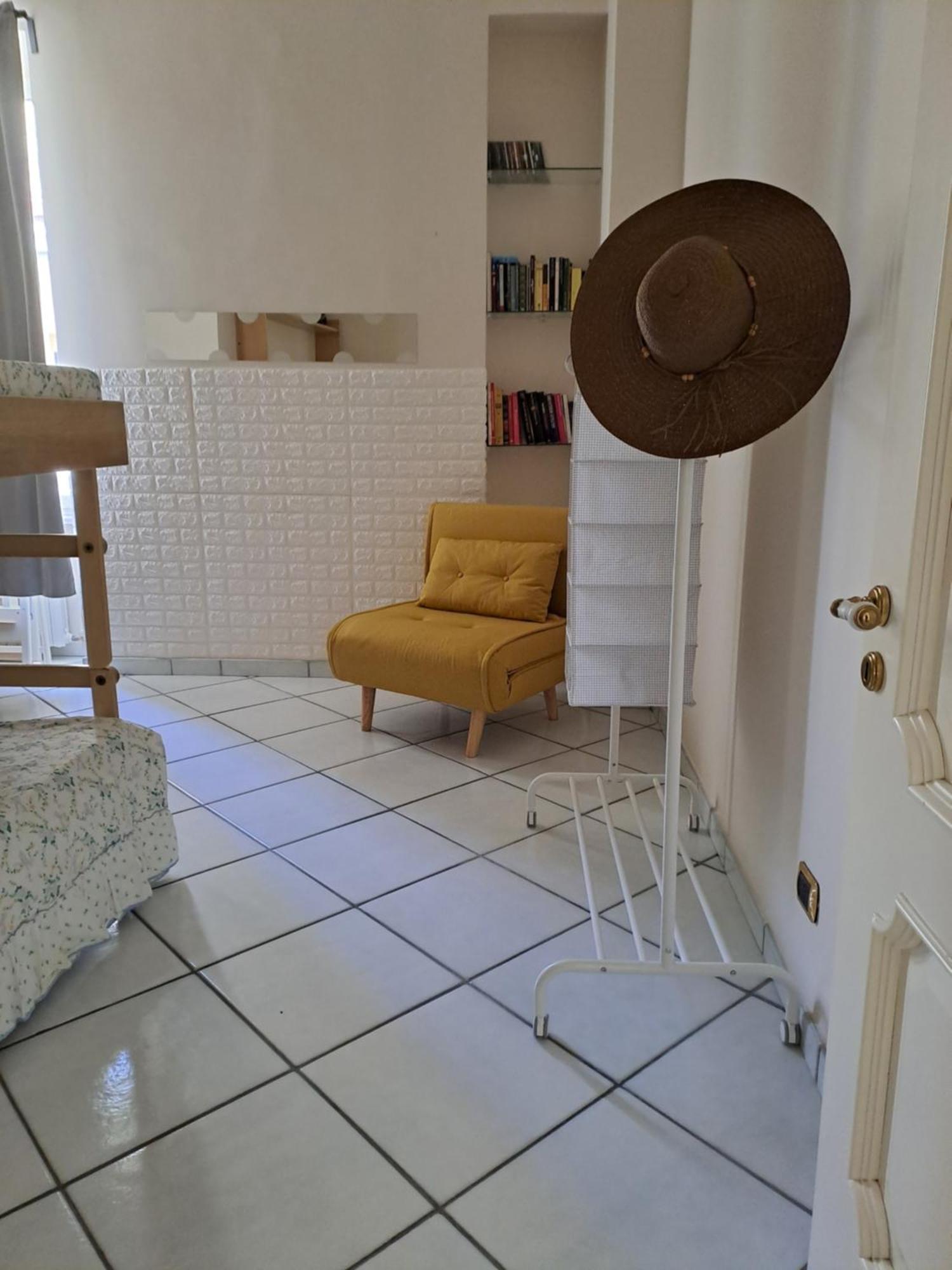 Grimaldi Apartment Salerno Bagian luar foto