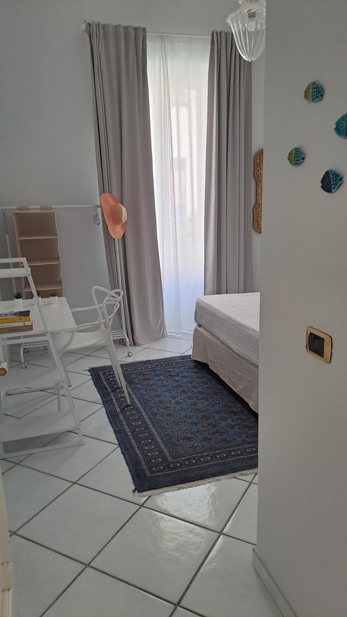 Grimaldi Apartment Salerno Bagian luar foto